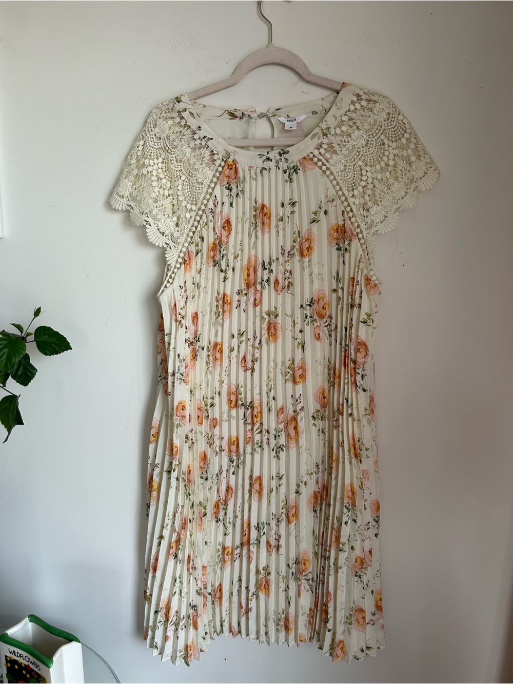 Pennington cream floral pleated dress